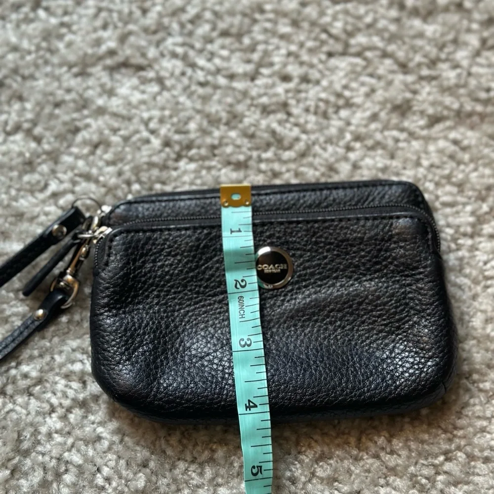 Black leather coach wristlet - Picture 6 of 7
